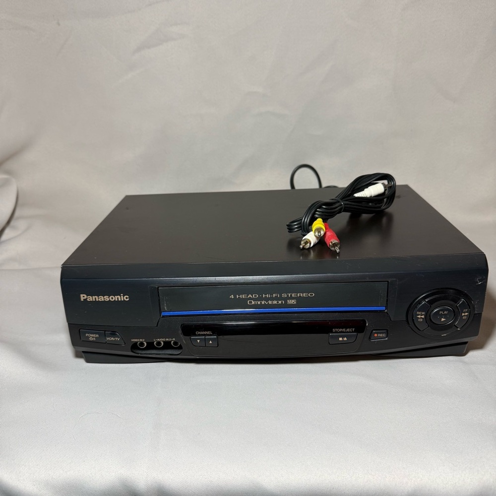 Panasonic PV-V4521 4-Head HiFi Stereo Omnivision VHS VCR w/ Cables